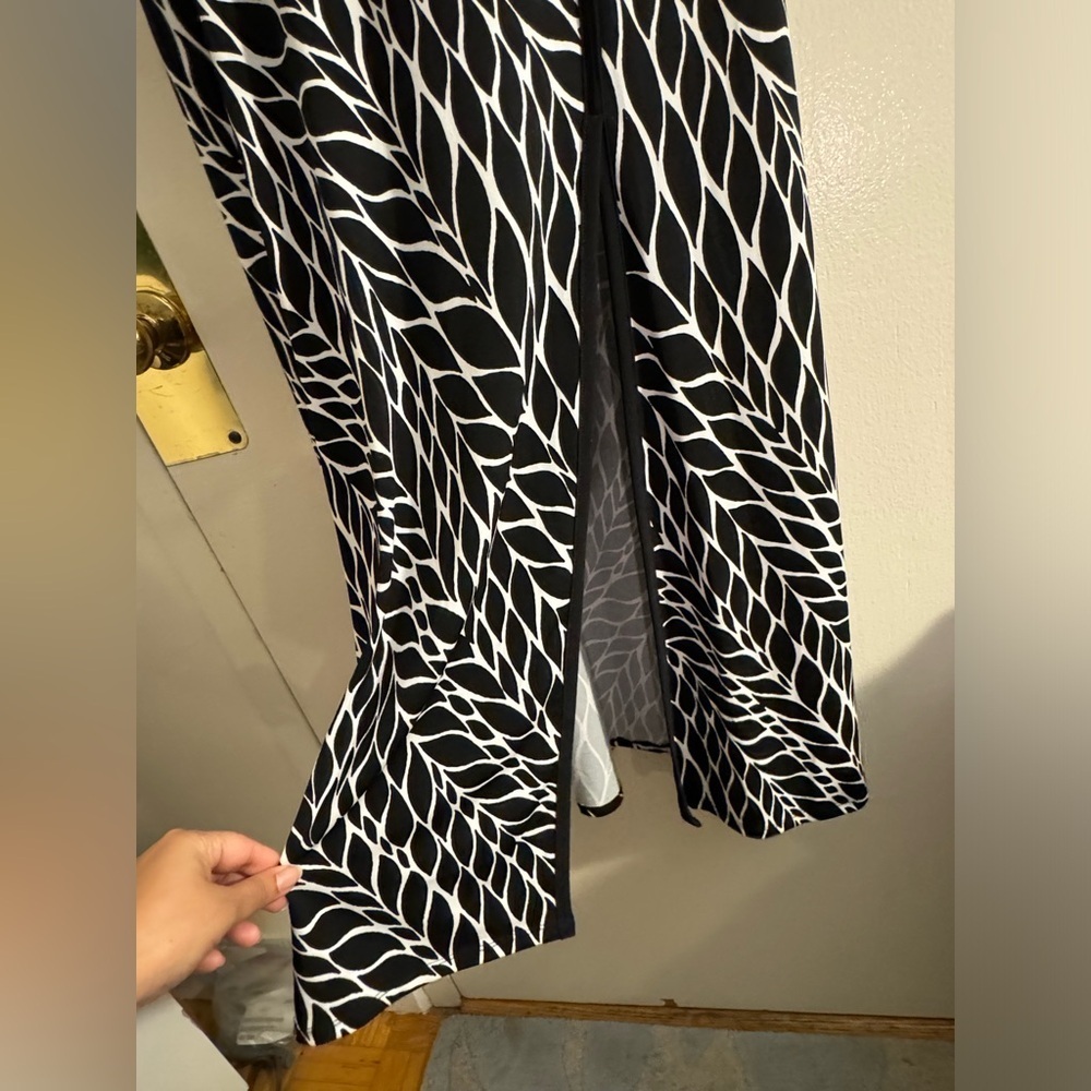 White House Black Market Leaf print Maxi Dress Size XS - Picture 5 of 5